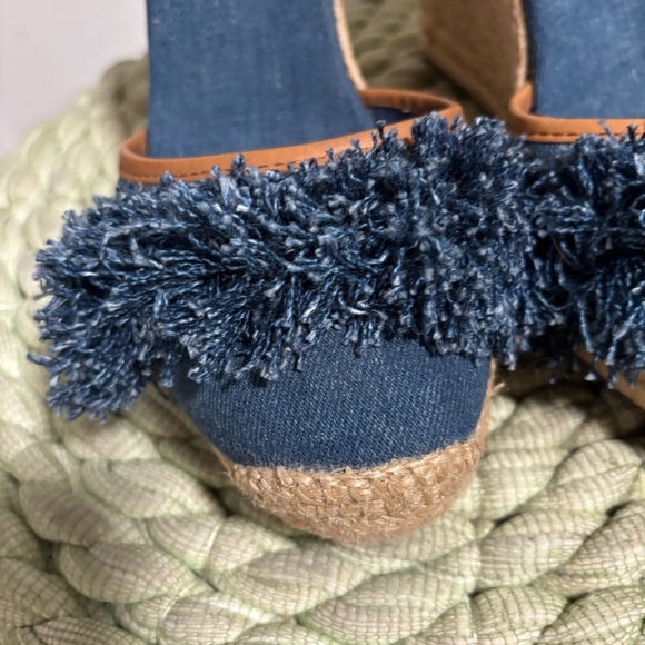 Tory Burch Shaw Blue Denim Fringe Tan Leather Espadrille Wedge Sandals NWOB - Picture 5 of 10